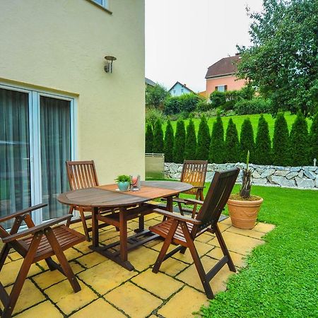 Ferienwohnung Regina Sankt Peter-Freienstein Exterior photo